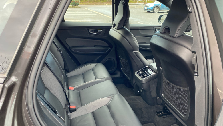 Volvo XC60 2.0 B4D Plus Dark 5dr AWD Geartronic Diesel Estate